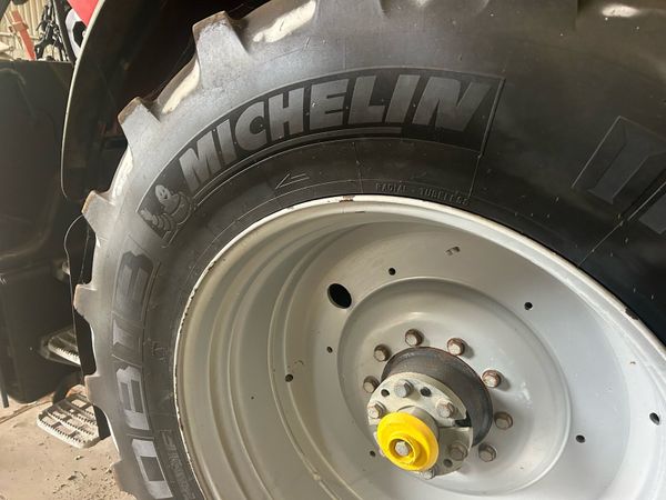 710/70/42. Tyres - Main image