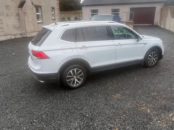 181  VW Tiguan  tdi  All space - Main image