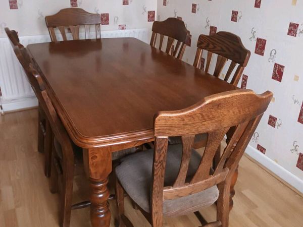 Kitchen table and 6 chairs, 5 foot table, perfect - Main image