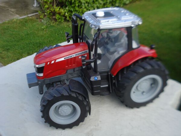 BRITAINS ERTL MODEL MASSEY FERGUSON 6613 DYNA-6. - Main image