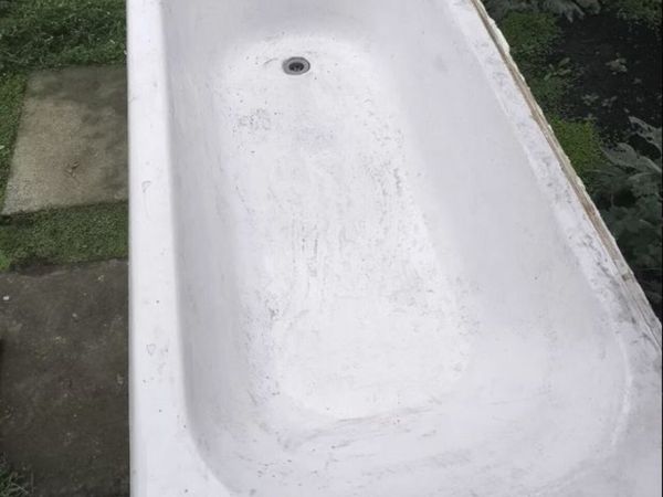 Cast iron bath, good condition, Cork City - Main image