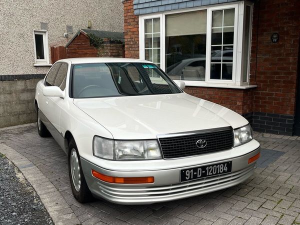 Toyota Celsior - Main image