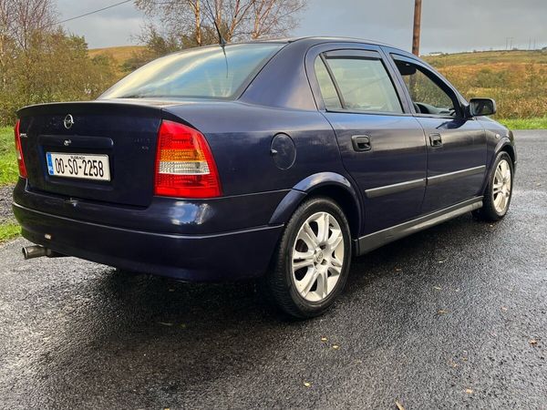 Opel Astra 1.4 low miles - Main image