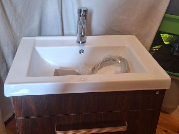 Bathroom sink - Main image