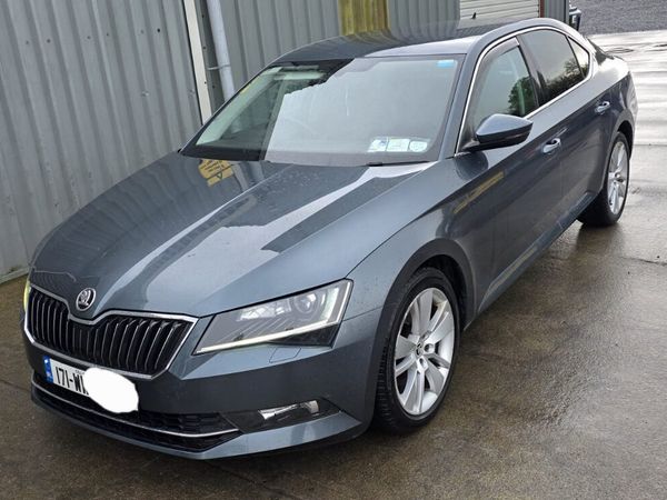 171 SKODA SUPERB AUTO - Main image