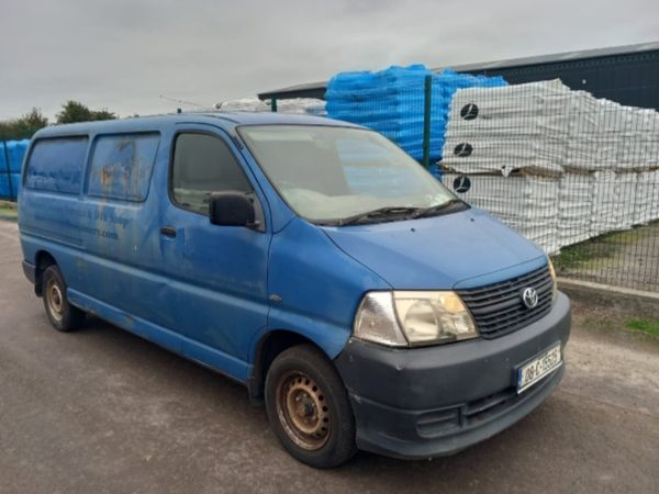 08 Toyota Hiace LWB D4D - Main image