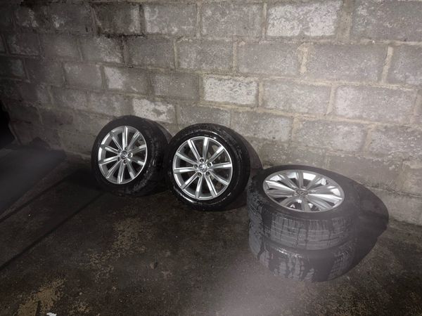 Genuine 17” VW alloys - Main image