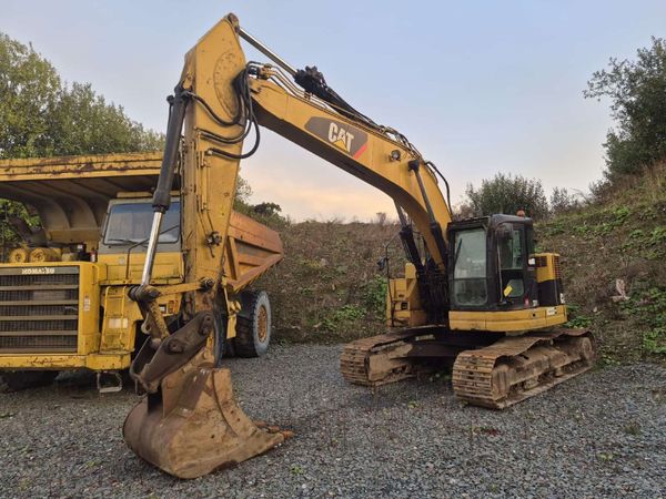 Caterpillar 321D Excavator - Main image
