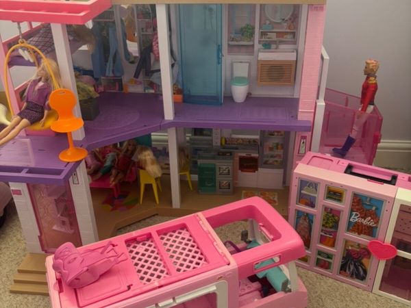 Barbie Dream house and Camper - Main image