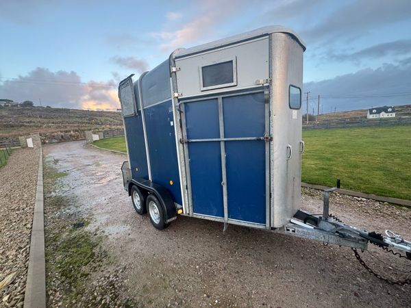 Horse trailer - Main image