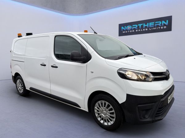 2022 Toyota Proace 2.0D 140 - Main image
