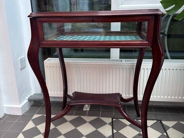 Antique vitrine table - Main image
