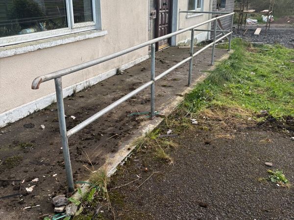 Wheelchair ramp railing - Main image