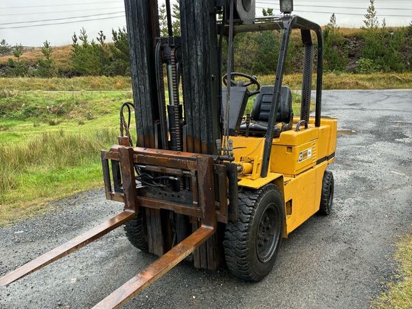 3 tonne forklift - Main image