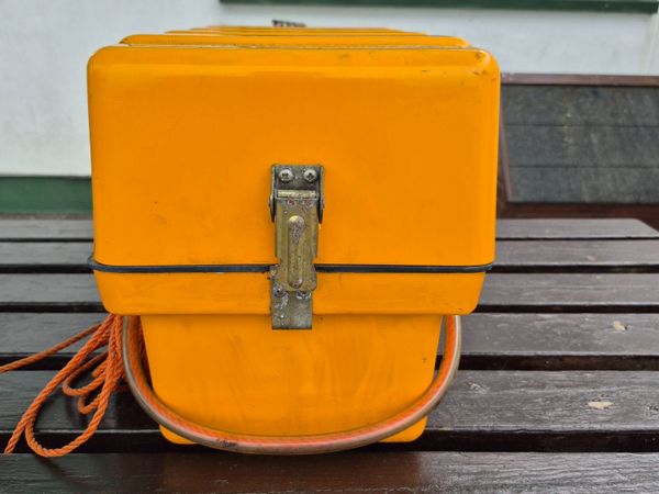 SKANTI MARINETTA TPR1 Wind-Up Survival Radio Kit - Main image