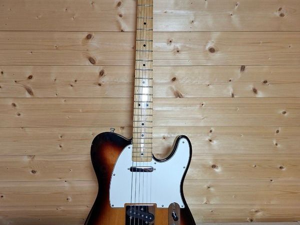 Fender Telecaster 3-Colour Sunburst  Maple Neck + Hard Case - Main image