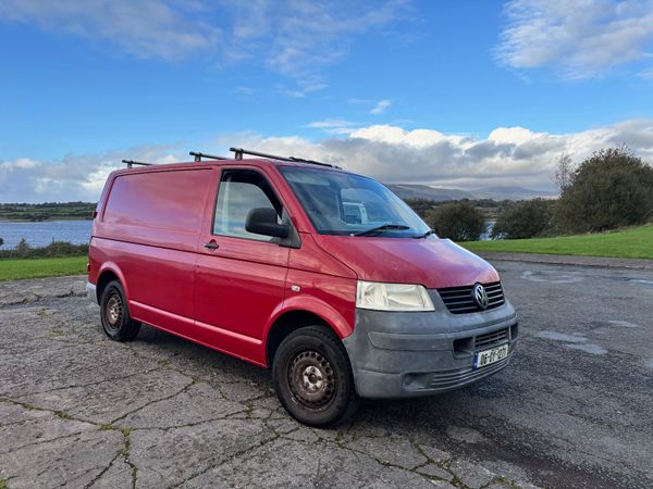 VW Transporter 2.5 TDI Day Van2006 - Main image