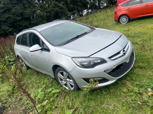 2015 1.6CDTI Opel Astra for breaking - Main image