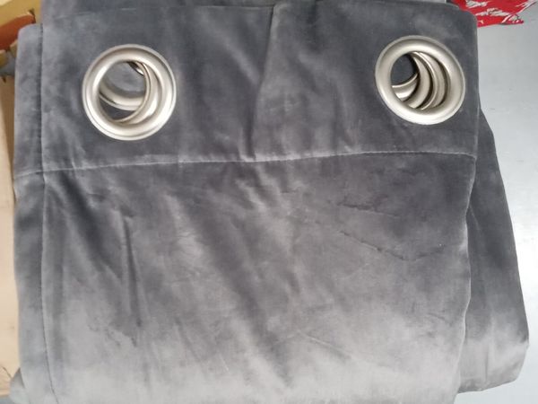 Grey velvet curtains - Main image
