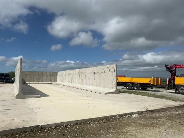 Free Standing Concrete Retainer Walls ' L WALLS ' - Main image