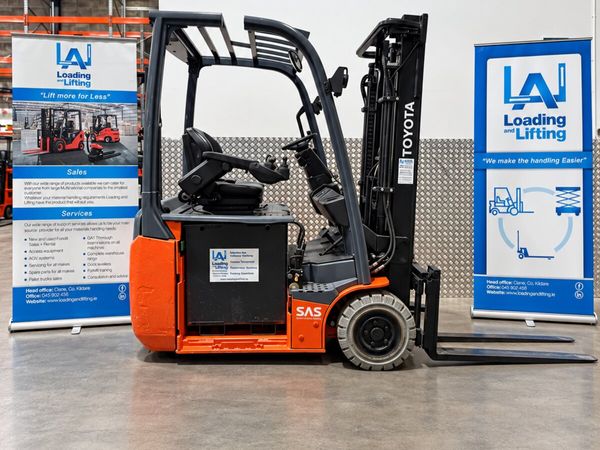 Toyota Electric Forklift - Main image