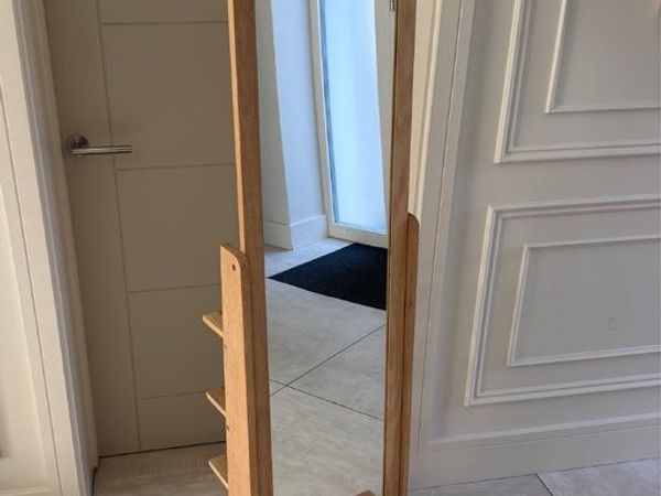 Mirror with back storage - Main image