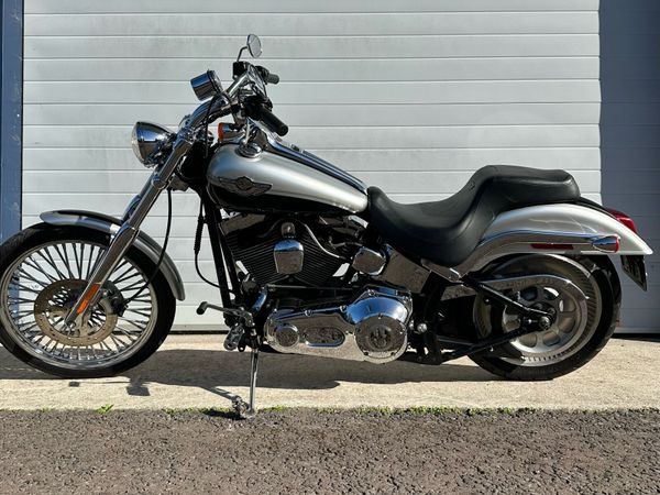 Harley Davidson Deuce-4.9k miles-mint condition - Main image
