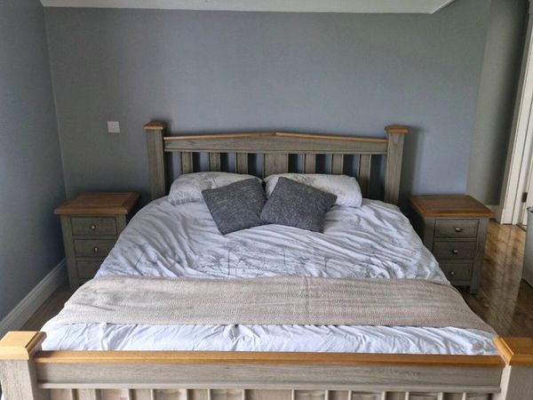 Superking bed & matching lockers - Main image