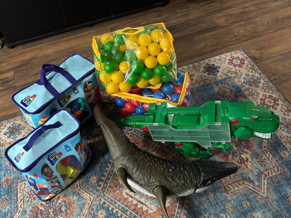 Toys - Main image