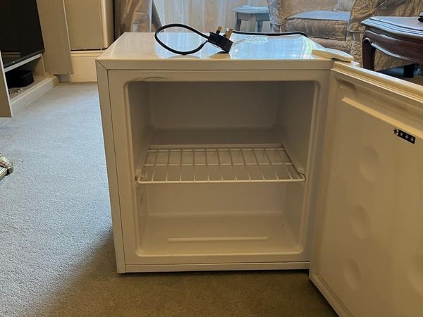 Under counter chest freezer - Main image