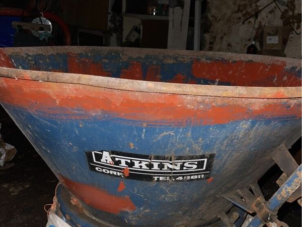 Fertilizer Spreader - Main image
