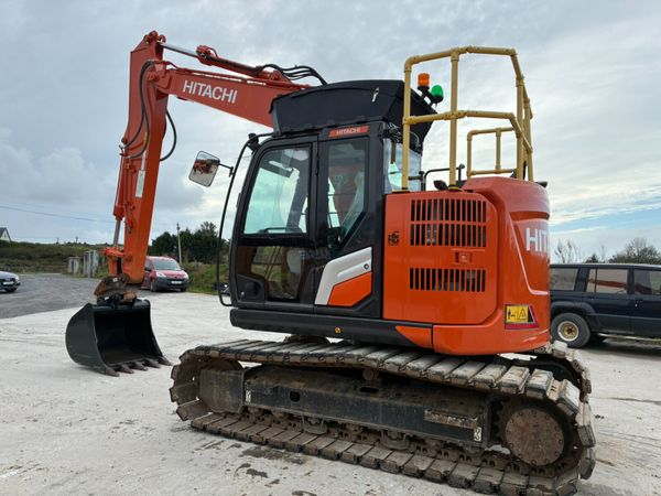 Hitachi ZX135US-7 - Main image