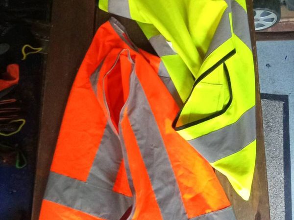 2.  LARGE.  VIZZI.  VESTS. - Main image