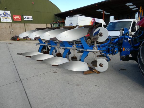 Overum 4f reversible Plough - Main image