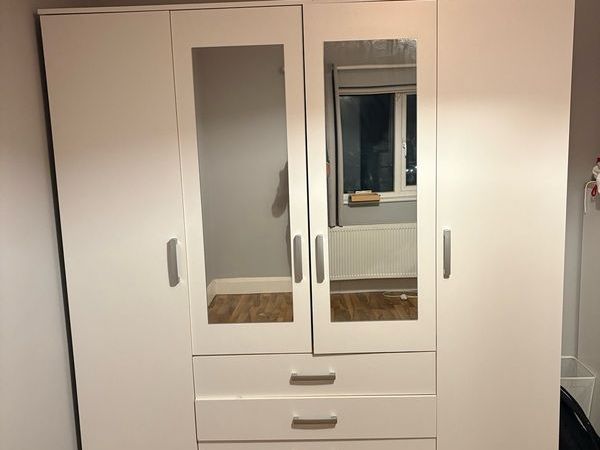 white bedroom wardrobe - Main image