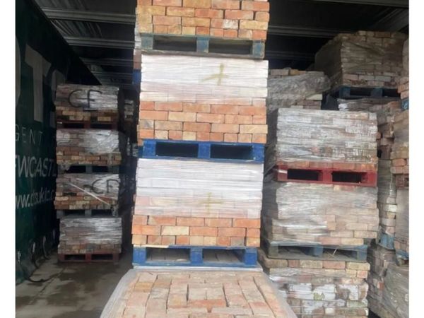 RECLAIMED BRICK - Main image