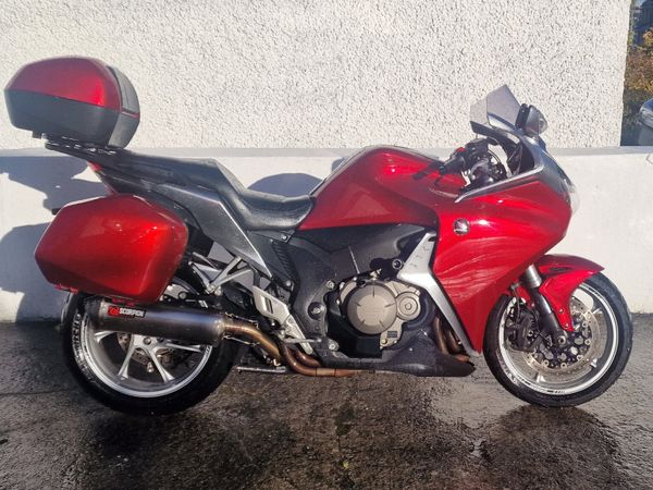 VFR1200 @ Doyles Athlone - Main image