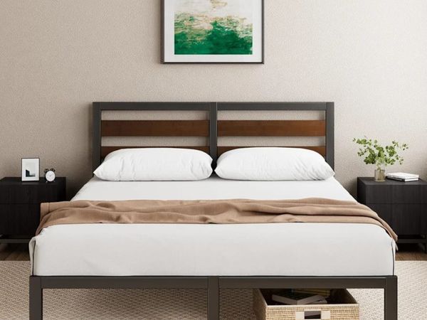 Double Bed Frame with Headboard (135 x 190 cm) – B - Main image
