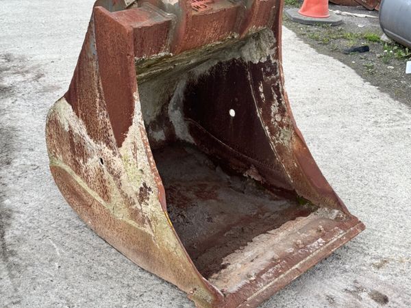 36” Titan Hill Bucket on 80mm Pins - Main image