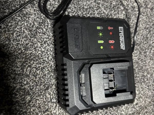 Erbauer charger - Main image