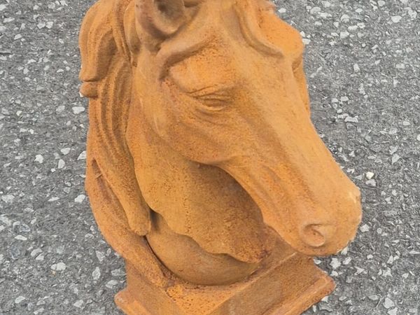Pair cast  iron  horse heads - Main image