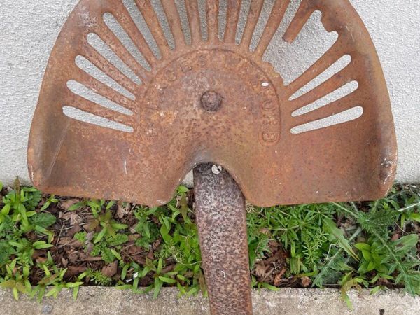 Mowing Machine Seat and Bracket - Main image