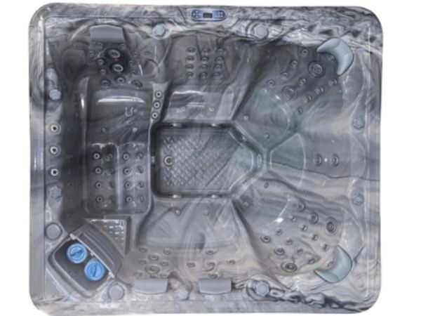 8 person hottub - Main image