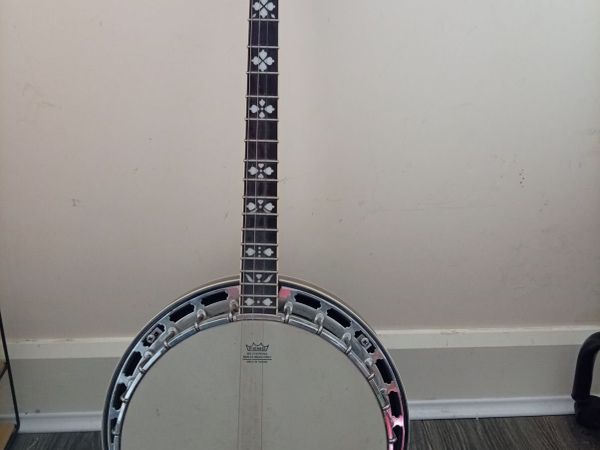 Tanglewood 4-String Tenor Banjo (Union Series) – G - Main image