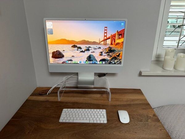 Apple iMac 24" M3 (2023), Silver, 8GB / 256GB, Touch ID Keyboard, Magic Mouse & Acrylic Stand - Main image