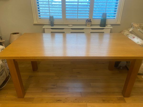 Oak dining table - Main image