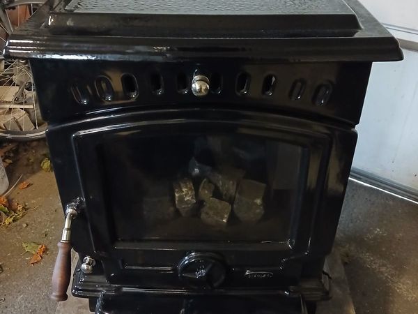 Stanley Tara 8kw oil stove fully refurbished - Main image