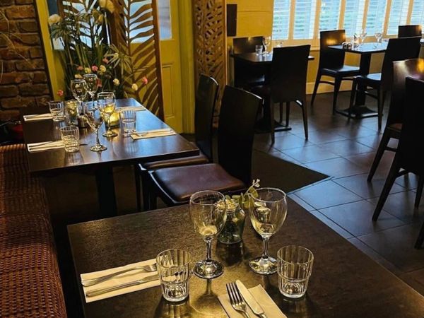 Restaurant tables and chairs - Main image