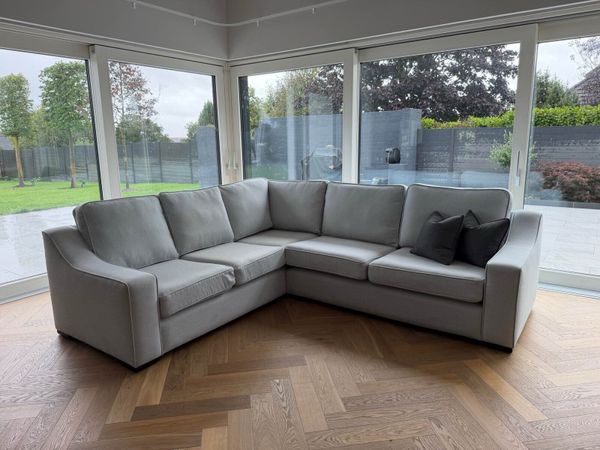 Bespoke L-Shaped Corner Sofa – 5 Seater – As New - Main image