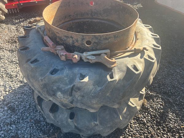 Stock dual wheels 12.4/11-28 & clamps - Main image